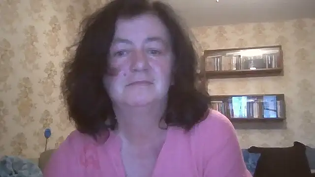 Snapshot of GypsiQueen2 chatting on 07-27-26, 04:03 GypsiQueen2 online show from 07-27-26, 04:03