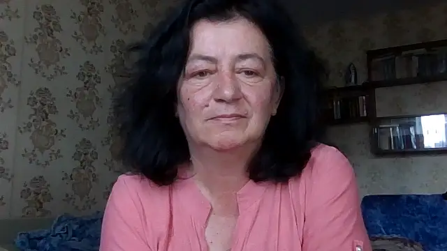 Snapshot of GypsiQueen2 chatting on 07-28-26, 12:48 GypsiQueen2 online show from 07-28-26, 12:48