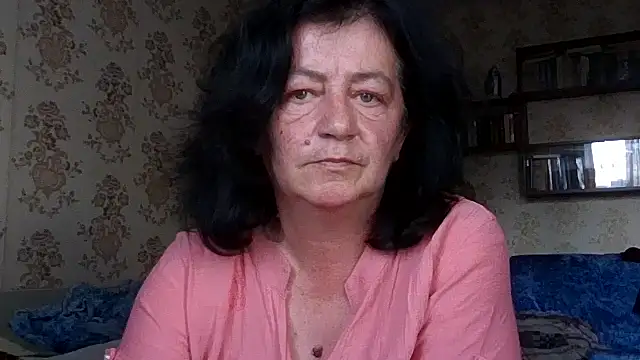 Snapshot of GypsiQueen2 chatting on 07-28-26, 04:50 GypsiQueen2 online show from 07-28-26, 04:50