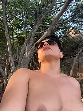 LukeLouHarvey online show from 02-03-25, 01:09