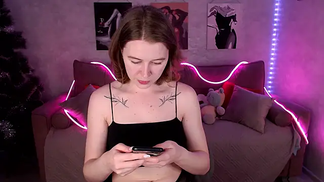 tiffany  burn online show from 12-23-25, 08:34