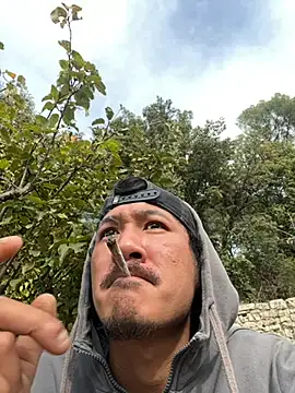 juniiorre online show from 11-14-25, 11:09