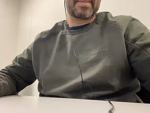 Snapshot of _MrPrecum_ chatting on 12-11-24, 11:00  MrPrecum  online show from 12-11-24, 11:00