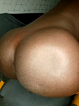 Texanguy01 online show from 10-04-25, 01:47