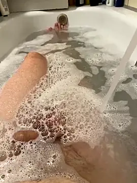 Snapshot of David19932908 chatting on 09-23-25, 06:11 David19932908 online show from 09-23-25, 06:11