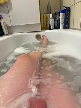 Snapshot of David19932908 chatting on 10-14-25, 02:18 David19932908 online show from 10-14-25, 02:18