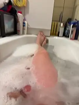 Snapshot of David19932908 chatting on 11-18-25, 07:18 David19932908 online show from 11-18-25, 07:18