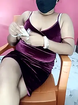 Snapshot of Bengali-boudi chatting on 06-15-26, 05:59 Bengali-boudi online show from 06-15-26, 05:59