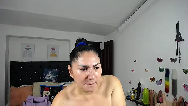 Snapshot of mature_bigboobs10 chatting on 02-08-25, 10:39 mature bigboobs10 online show from 02-08-25, 10:39