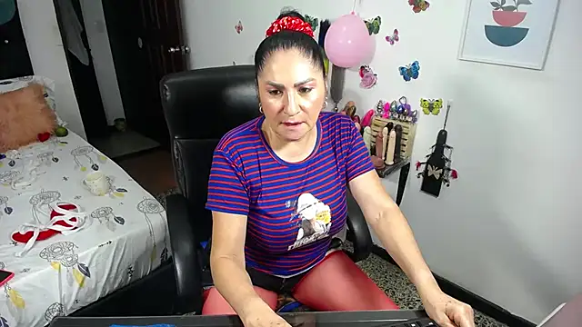 Snapshot of mature_bigboobs10 chatting on 02-16-25, 10:54 mature bigboobs10 online show from 02-16-25, 10:54