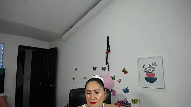 Snapshot of mature_bigboobs10 chatting on 02-17-25, 04:42 mature bigboobs10 online show from 02-17-25, 04:42