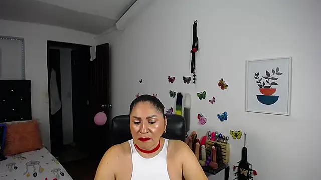 Snapshot of mature_bigboobs10 chatting on 02-20-25, 04:39 mature bigboobs10 online show from 02-20-25, 04:39