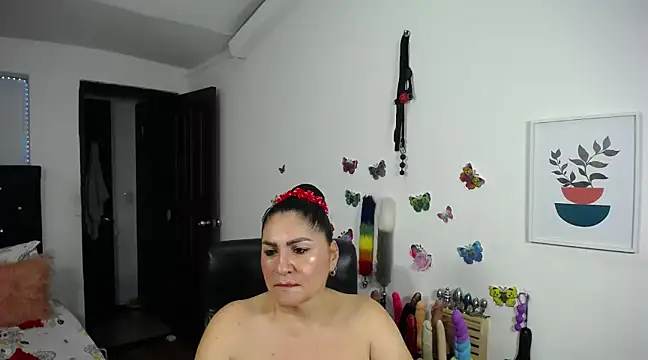 Snapshot of mature_bigboobs10 chatting on 03-03-25, 10:49 mature bigboobs10 online show from 03-03-25, 10:49
