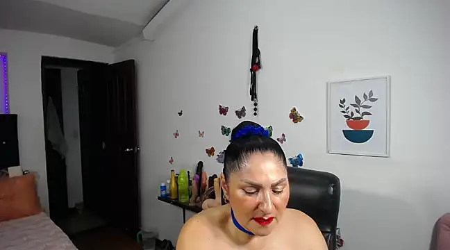 Snapshot of mature_bigboobs10 chatting on 03-17-25, 04:51 mature bigboobs10 online show from 03-17-25, 04:51