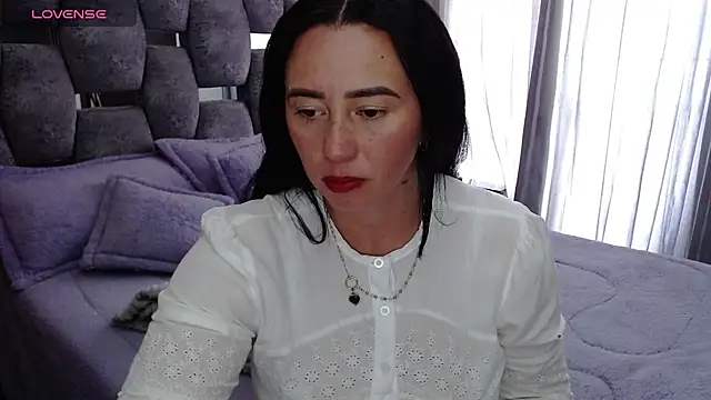 sara hott 1 online show from 10-21-25, 08:09