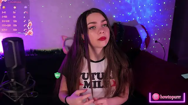 Snapshot of How2Meow chatting on 02-05-25, 05:42 How2Meow online show from 02-05-25, 05:42