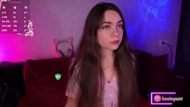 Snapshot of How2Meow chatting on 03-10-25, 05:29 How2Meow online show from 03-10-25, 05:29