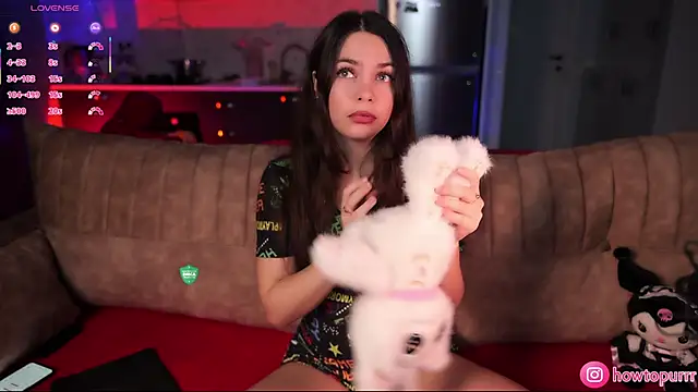 Snapshot of How2Meow chatting on 11-13-25, 05:12 How2Meow online show from 11-13-25, 05:12