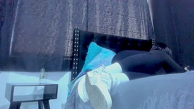 amareto queen online show from 10-15-25, 04:29