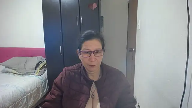 latin49 online show from 06-12-26, 04:33