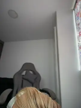 Snapshot of mi_suk11 chatting on 05-21-26, 05:09 mi suk11 online show from 05-21-26, 05:09