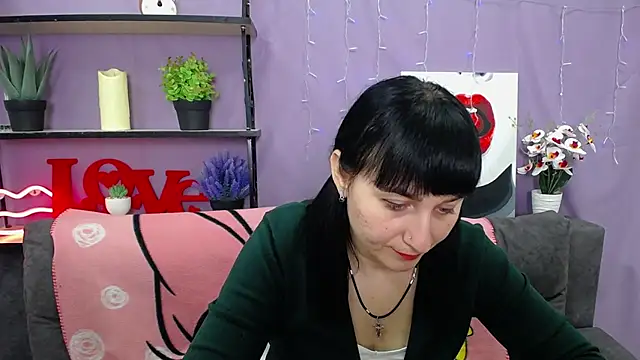 NinaFlawlees online show from 03-13-25, 07:06