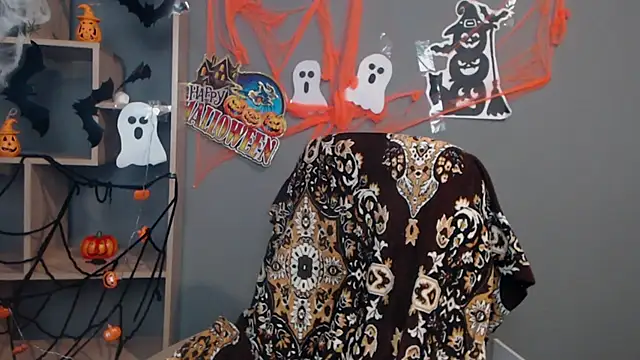 NinaFlawlees online show from 10-26-25, 12:44