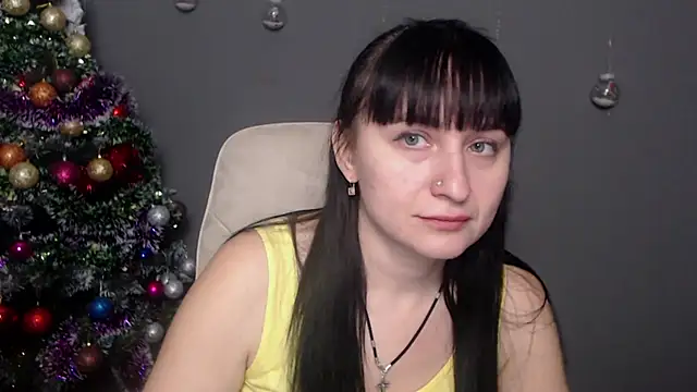 NinaFlawlees online show from 12-15-25, 01:04