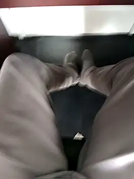 Snapshot of robinsan1010 chatting on 03-11-25, 08:20 robinsan1010 online show from 03-11-25, 08:20