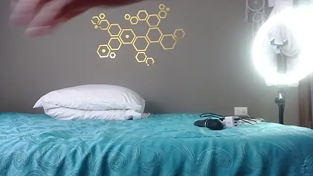 Snapshot of adriscute chatting on 01-12-25, 06:39 adriscute online show from 01-12-25, 06:39