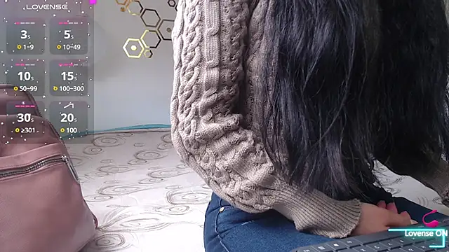 Snapshot of adriscute chatting on 02-11-25, 08:20 adriscute online show from 02-11-25, 08:20