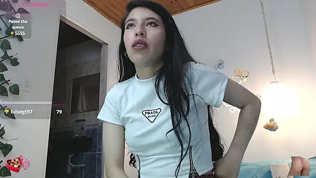 Snapshot of adriscute chatting on 02-21-25, 11:32 adriscute online show from 02-21-25, 11:32