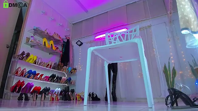 kendrarioss online show from 10-24-25, 09:00