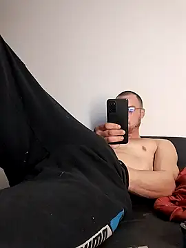 Snapshot of kgltintan chatting on 12-19-24, 01:50 kgltintan online show from 12-19-24, 01:50