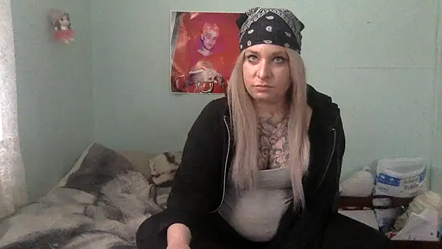 Snapshot of alexabunni chatting on 03-25-26, 02:01 alexabunni online show from 03-25-26, 02:01
