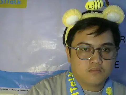 Snapshot of Yummy_Tommy21 chatting on 09-19-25, 03:34 Yummy Tommy21 online show from 09-19-25, 03:34