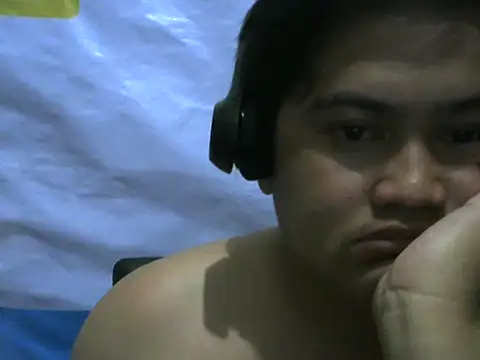 Snapshot of Yummy_Tommy21 chatting on 09-29-25, 07:08 Yummy Tommy21 online show from 09-29-25, 07:08