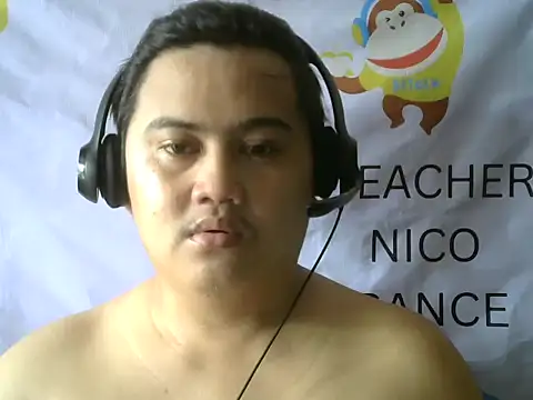 Snapshot of Yummy_Tommy21 chatting on 10-17-25, 11:07 Yummy Tommy21 online show from 10-17-25, 11:07