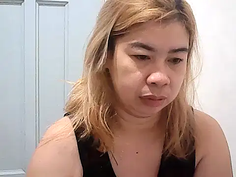 Snapshot of Totally_Naked69 chatting on 01-25-25, 12:48 Totally Naked69 online show from 01-25-25, 12:48