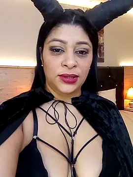 Snapshot of Lashmy111 chatting on 10-31-25, 03:40 Lashmy111 online show from 10-31-25, 03:40