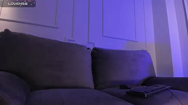 EveBensonX online show from 02-01-25, 03:28