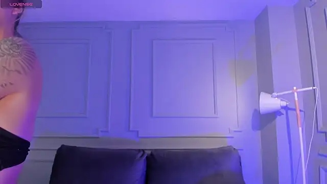 EveBensonX online show from 02-03-25, 11:42