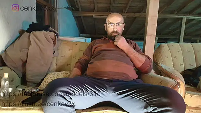 Snapshot of masculine_bear_daddy chatting on 01-12-26, 05:29 masculine bear daddy online show from 01-12-26, 05:29