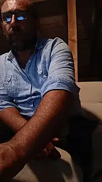 Snapshot of masculine_bear_daddy chatting on 06-26-26, 07:29 masculine bear daddy online show from 06-26-26, 07:29