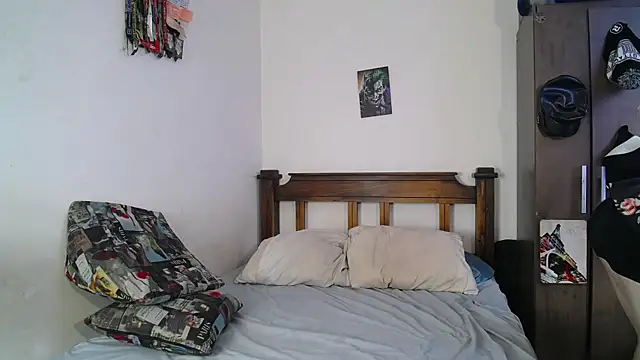 Snapshot of Twink_Temptation chatting on 09-08-25, 08:52 Twink Temptation online show from 09-08-25, 08:52