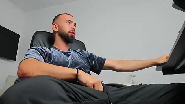 MichaelMasterss online show from 12-12-24, 08:47