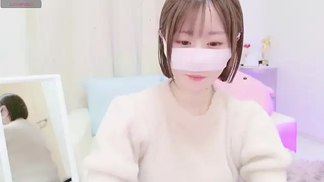 Yuu  k online show from 12-19-24, 11:50