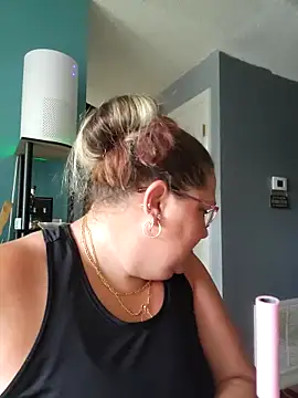 Snapshot of SexyNikki6969 chatting on 10-19-25, 12:06 SexyNikki6969 online show from 10-19-25, 12:06