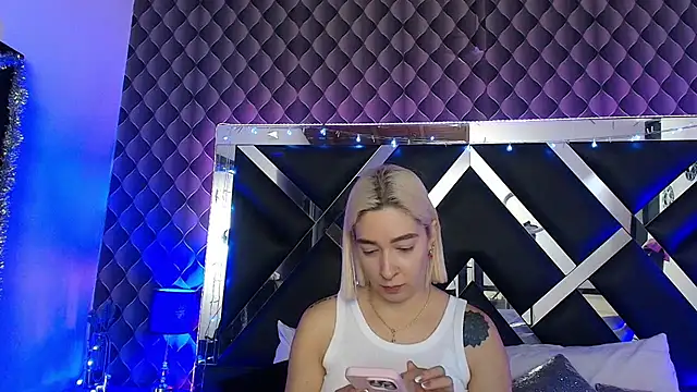 Snapshot of victoriaa_lee_ chatting on 07-27-26, 07:21 victoriaa lee online show from 07-27-26, 07:21