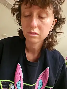 mossy kiss online show from 10-23-25, 03:44